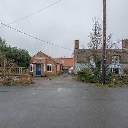 The Woodshed, Benhall 萨克斯曼德姆 外观 照片